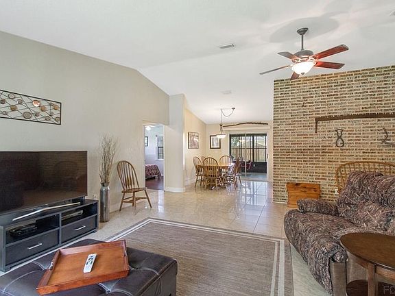 3rd image of 10 White Dove Ln