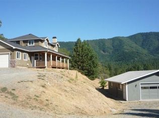 195 Robertson Ln, Grants Pass, OR 97527