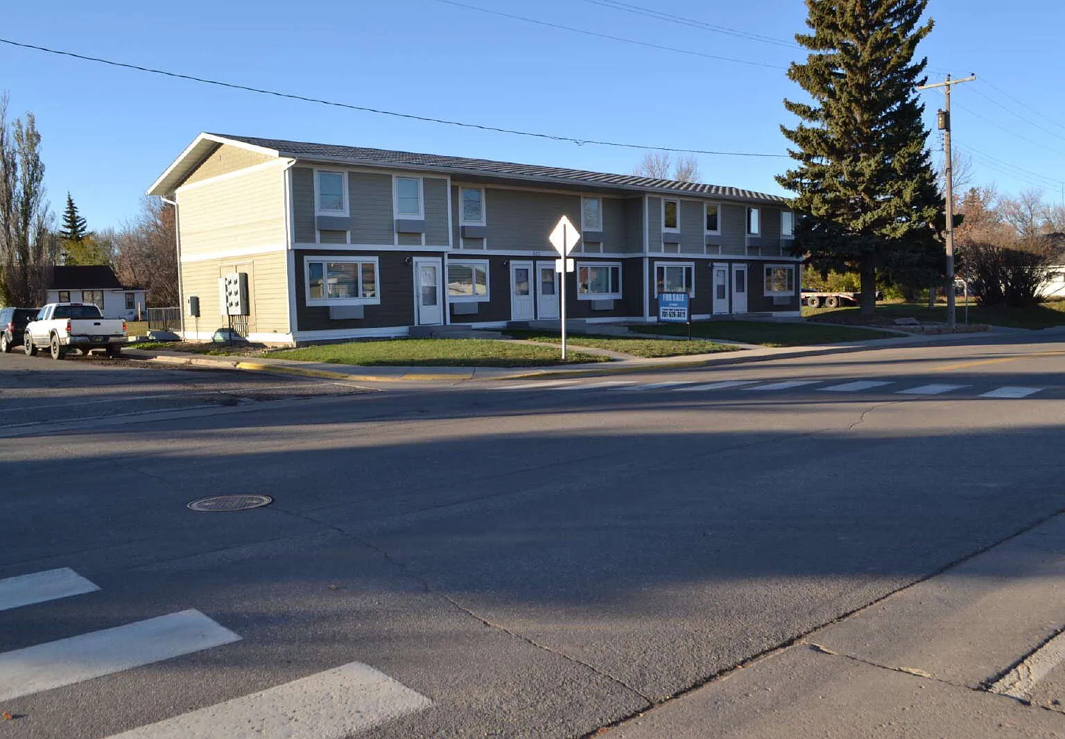3 bed, 1.0 bath, 1400 sqft, $950 — Photo 1