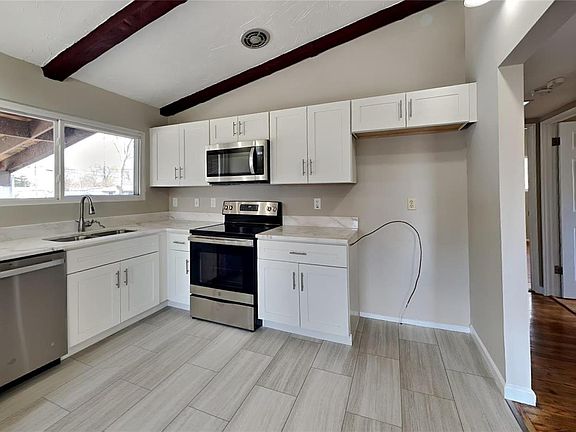 4th image of 1255 Ensenada Dr