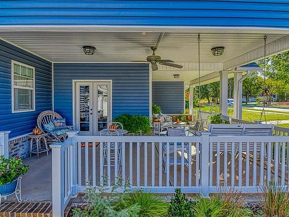 3rd image of 605 Chilmark Dr