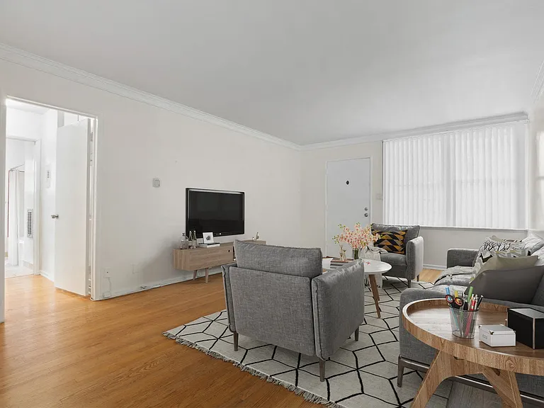 Hayworth Avenue Apartments — Photo 9