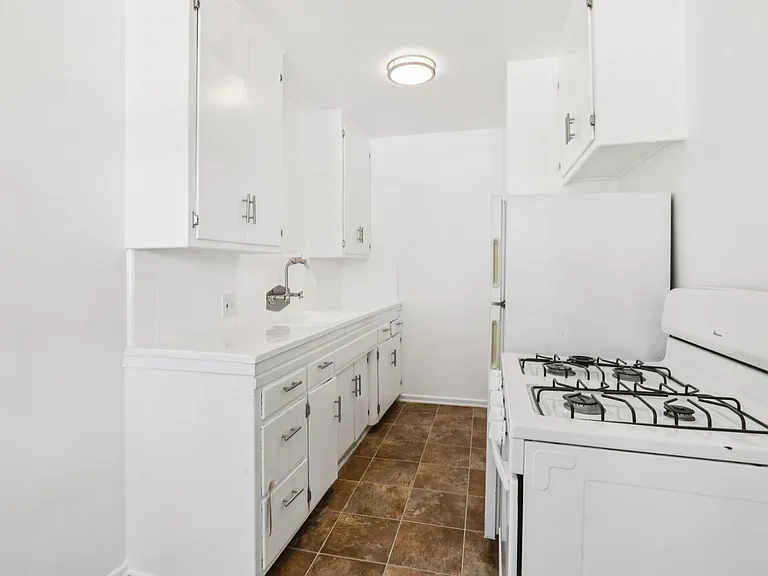 652 Veteran Ave — Photo 13