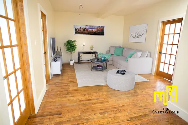 Rented by The Syper Group | media 35