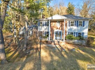 4 Hosking Way, Ramsey, NJ 07446