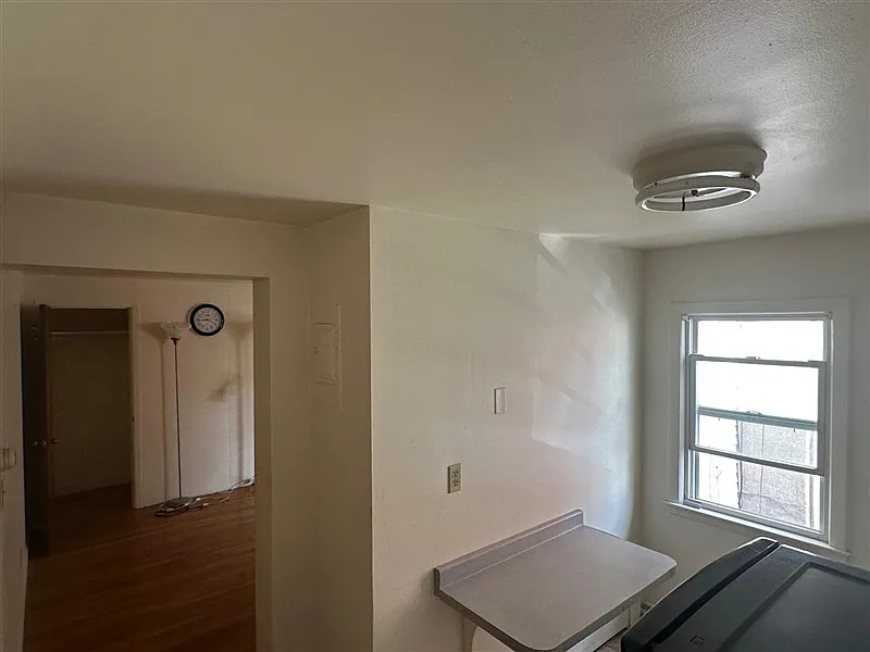 Studio, 450 sqft, $2,100 — Photo 3