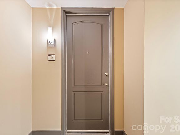 4th image of 701 Royal Ct #603