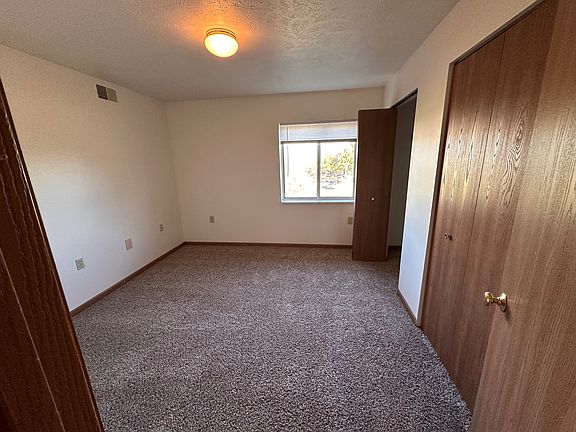 4th image of 1512 Yorkshire Dr #12