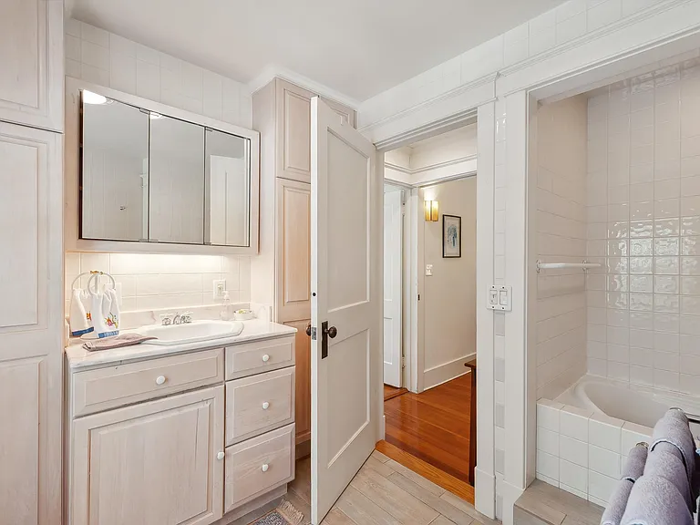 24 Jennings Ave — Photo 29