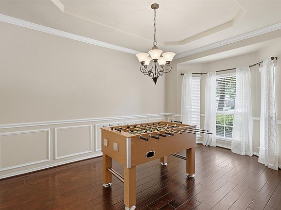 5th image of 3019 Schumann Oaks Dr