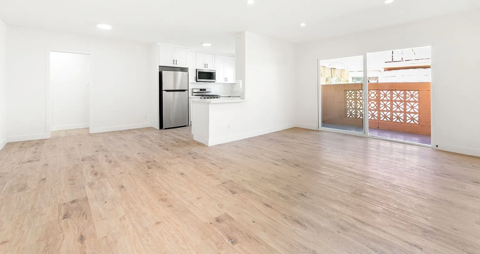 (32) 4901 August Street — Photo 1