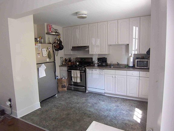 2nd image of 6 Lincoln Ave