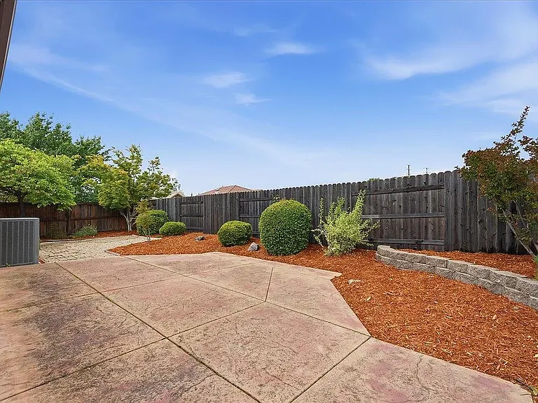 492 Lone Spur Dr — Photo 11