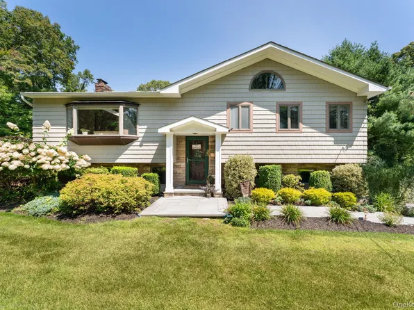 25 Brewster Avenue, Northport, NY 11768