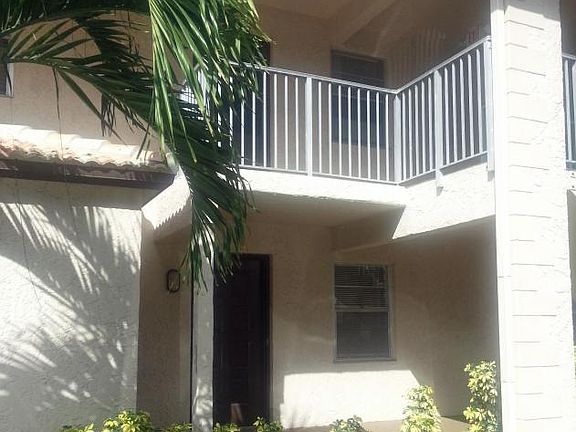 5th image of 5561 Lakeside Dr APT 101