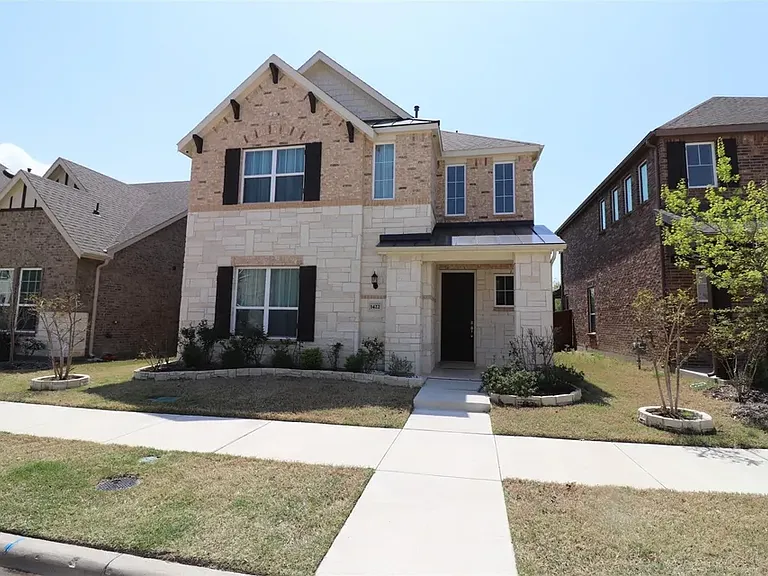 1422 Bellingham Ln — Photo 1