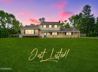 16 Mulberry Ln, Freehold, NJ 07728
