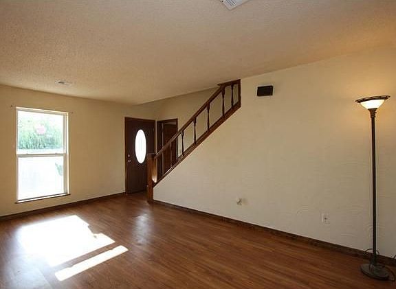 3rd image of 10016 Rolling Meadow West Dr