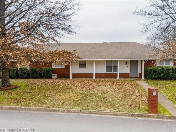 2214 Highland Dr, Van Buren, AR 72956
