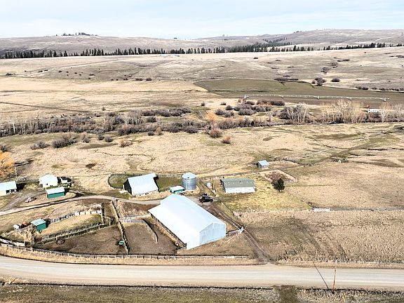 2nd image of 68881 Indian Creek Rd