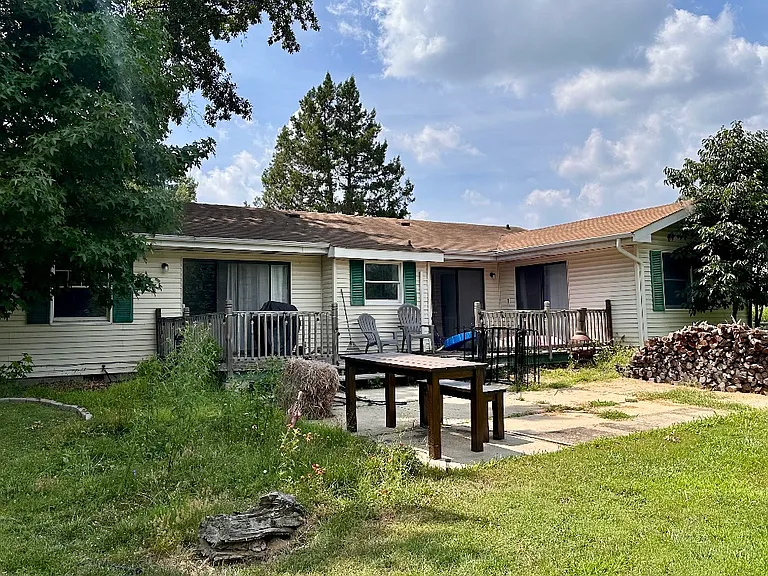 407 Cardinal Dr — Photo 3