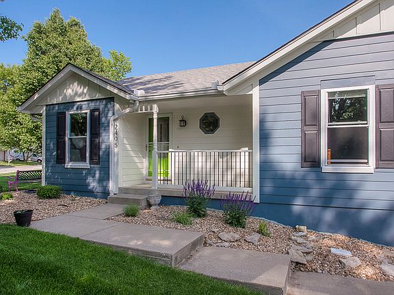 2nd image of 2405 NE Quail Walk Trl