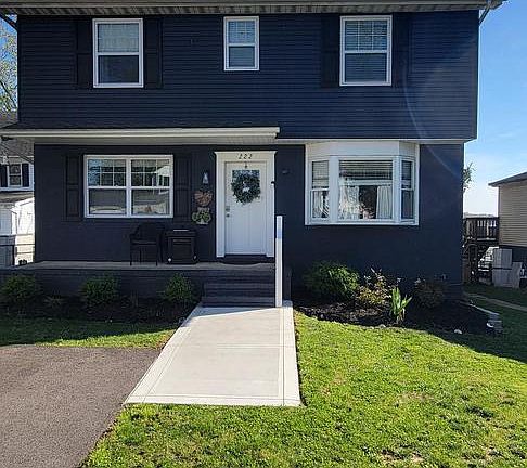 2nd image of 222 Bar Harbor Rd