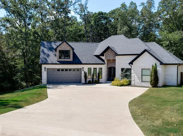 904 Rolling Forest Dr, Jonesboro, AR 72404
