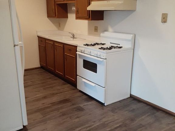 4th image of 9434 W Fond Du Lac Ave #1