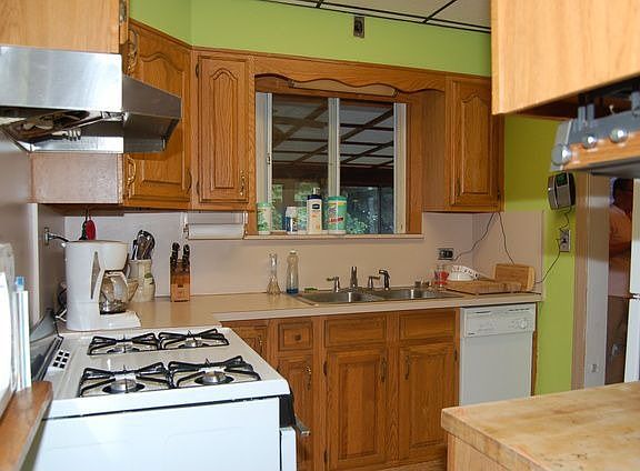 3rd image of 15 Whelan Ave