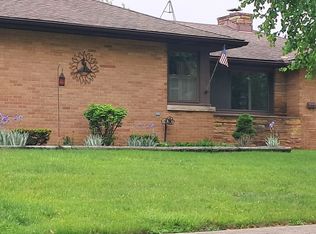 708 S Gretta Ave, Waukegan, IL 60085