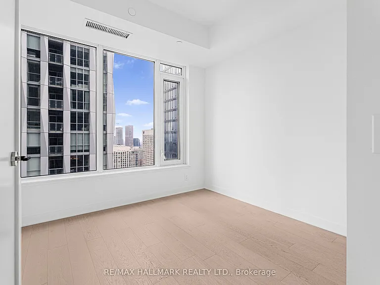 11 Yorkville Ave #3406 — Photo 18
