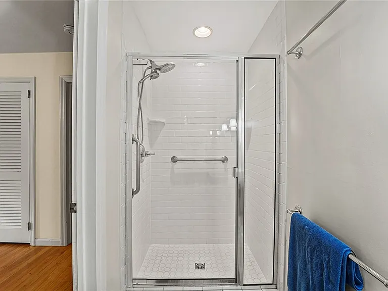102 Corson Pl — Photo 36