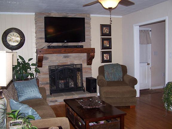 2nd image of 4376 Fontaine Cir