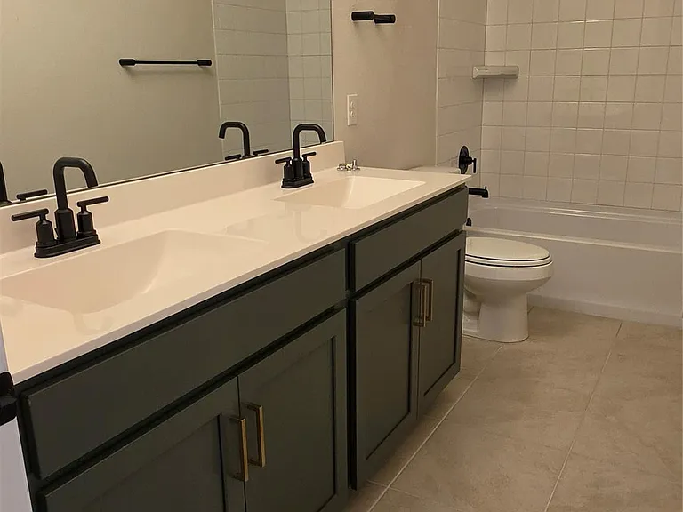 221 Travis Ln — Photo 12