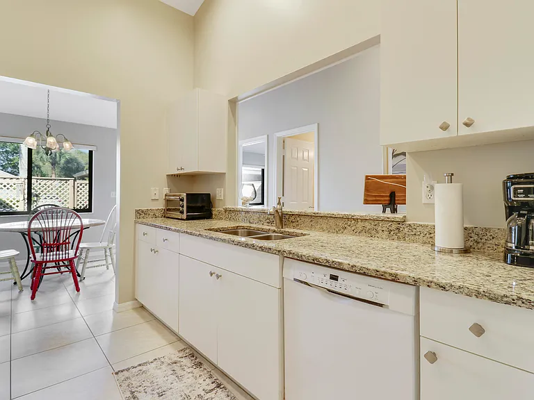 6179 SE Georgetown Pl — Photo 16