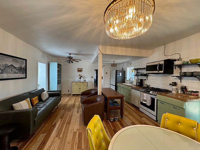 1st image of 208 W Galveston St