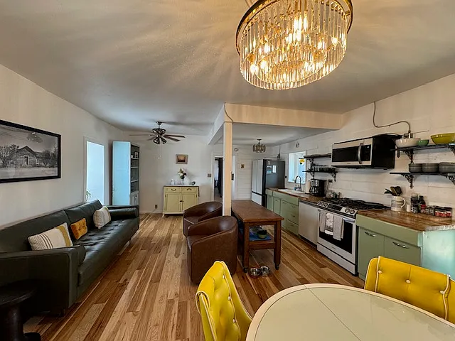 208 W Galveston St