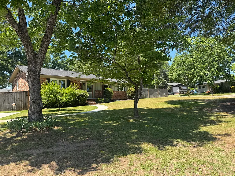 104 Aspenwood Dr — Photo 10