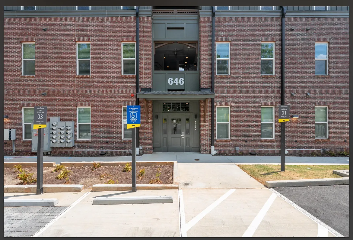 2 bed, 752 sqft, $1,475 — Photo 1