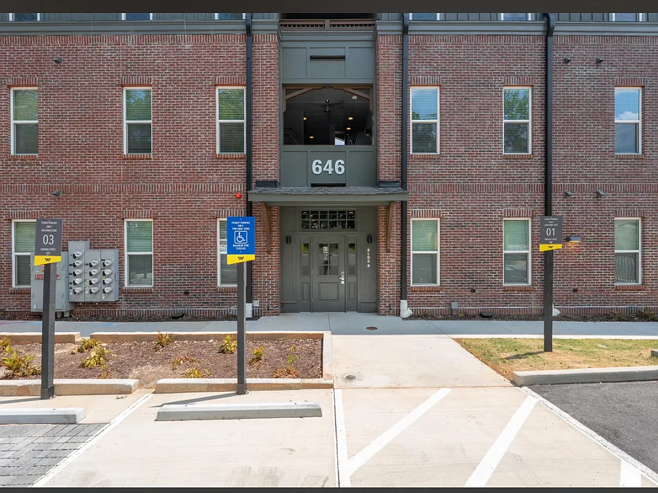 646 Echo St NW #B-101