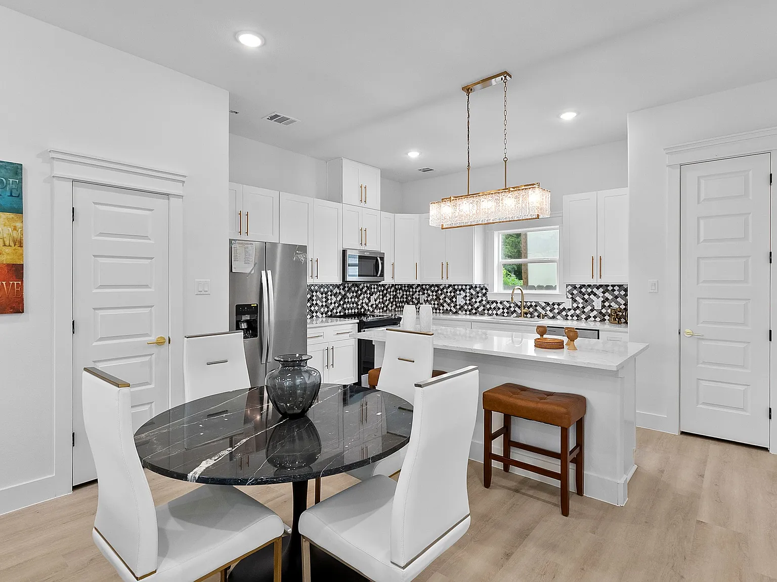3 bed, 1533 sqft, $2,150 — Photo 3