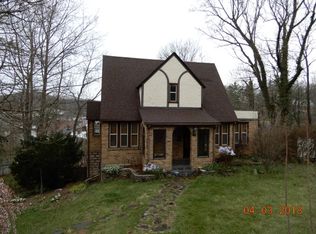 204 Spring Grove Ave, Bluefield, WV 24701