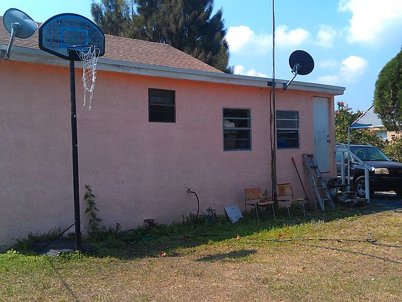 5th image of 2321 Kentucky St