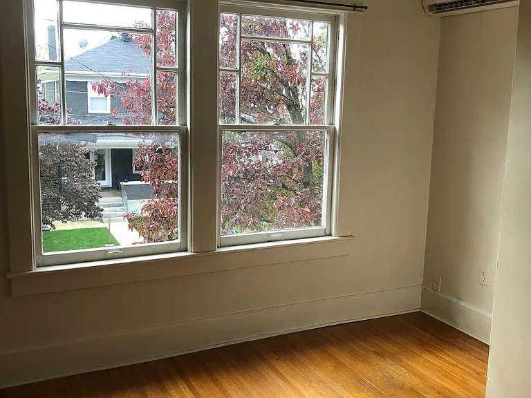 1900 Deerwood Ave #2 — Photo 5