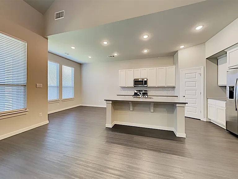 1552 Seminole Dr — Photo 13
