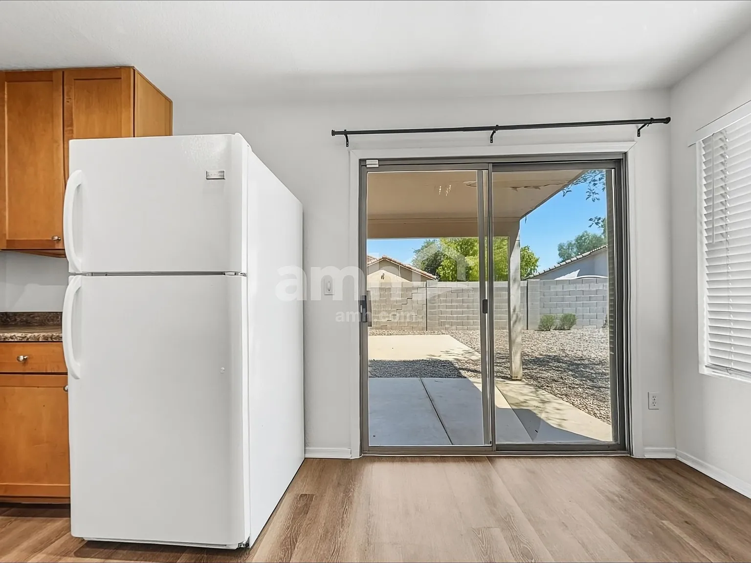 3 bed, 2.0 bath, 1808 sqft, $2,075 — Photo 3