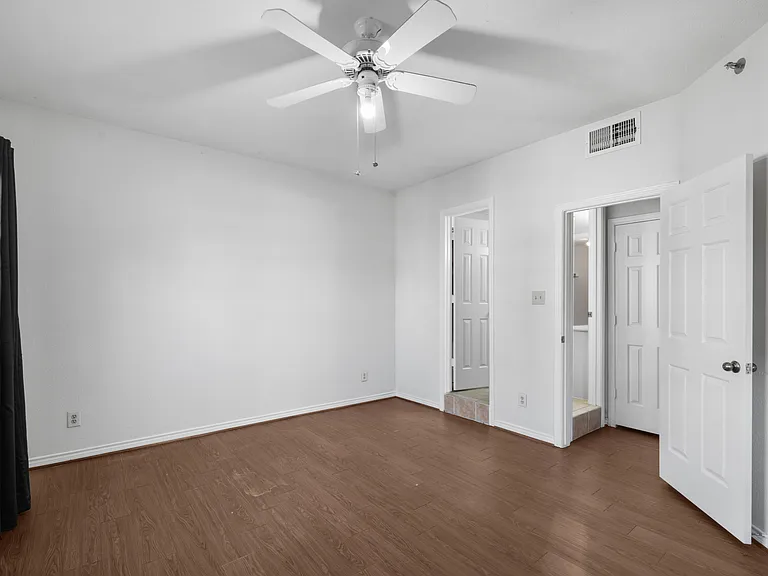 1001 Liberty St #116 — Photo 12