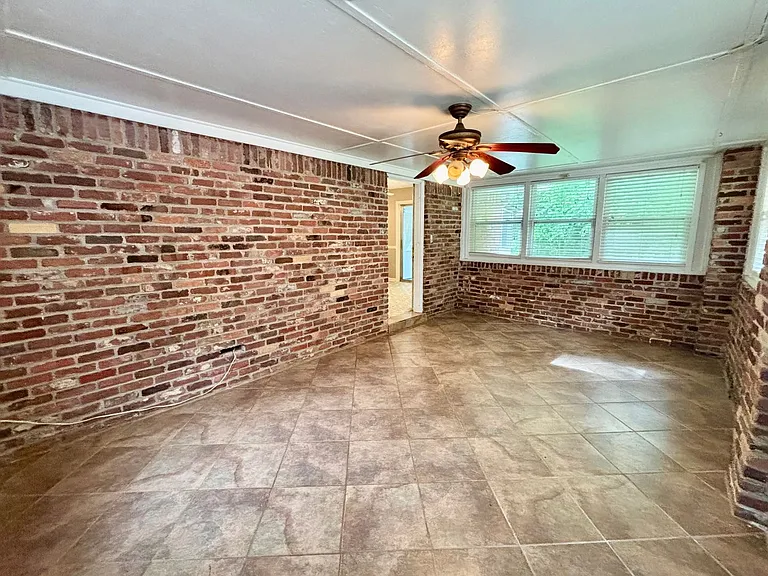 2712 Sherlock Dr — Photo 3