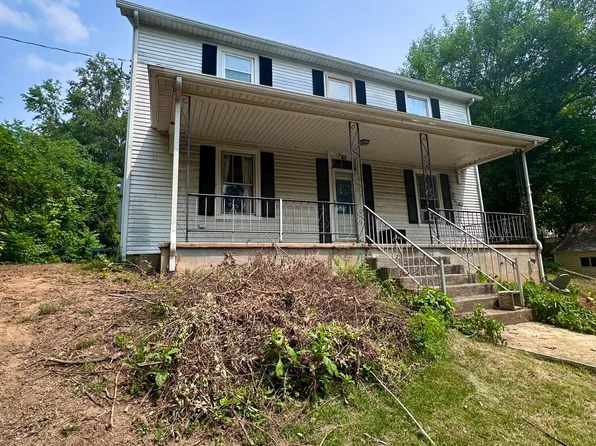 240 1st St, Buchanan, VA 24066